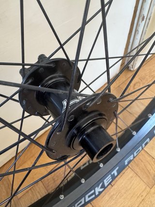 Ruedas DTSwiss 27.5 XC con Schwalbe Rocket Ron