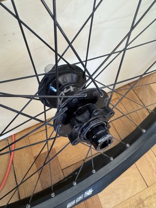 Ruedas DTSwiss 27.5 XC con Schwalbe Rocket Ron