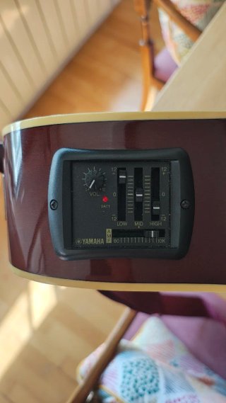Guitarra Yamaha FX370C Electroacústica