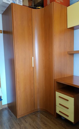 Muebles de habitación: cama, escritorio, etc