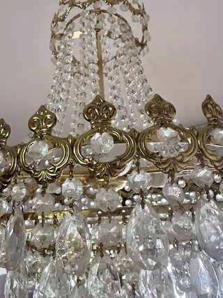 Lámpara de araña de cristal dorada