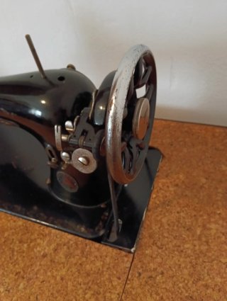 Máquina de coser Alfa