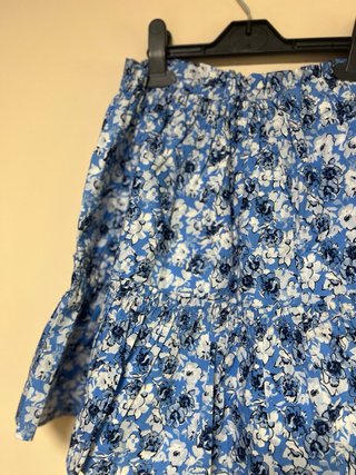 Falda Zara floral azul