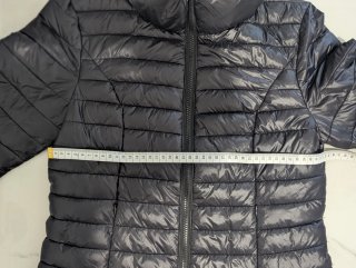 Piumino estivo donna nero lucido tg S 100 grammi