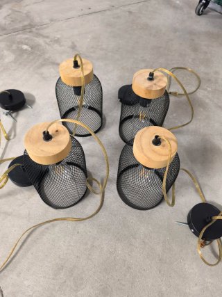 4 Lámparas colgantes madera y rejilla