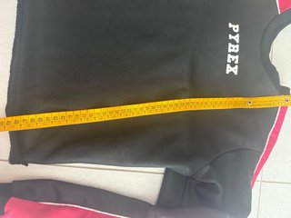Felpa Pyrex nera con dettagli rosa