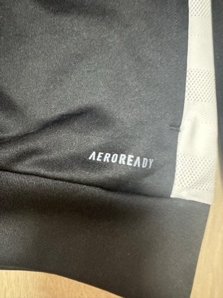 Sudadera Adidas Aeroready Negra y Blanca