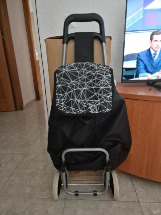 Carrito de compras negro.