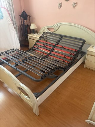 Cama eléctrica articulada
