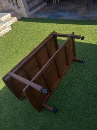 Mesa de madera para exterior
