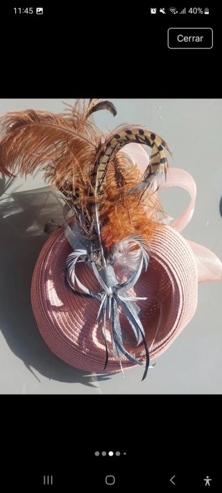 Tocado de fiesta con plumas