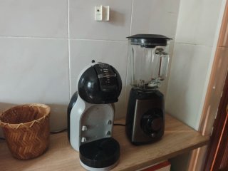 Cafetera Dolce Gusto y Batidora de Vaso