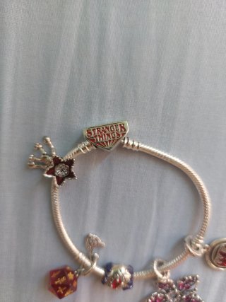 Pulsera Pandora Stranger Things 5 charms