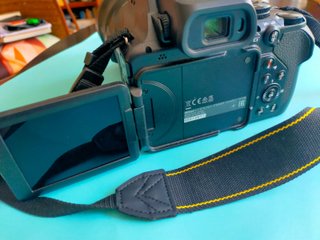 Cámara Nikon Coolpix P1000 + Accesorios COMO NUEVA