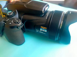 Cámara Nikon Coolpix P1000 + Accesorios COMO NUEVA