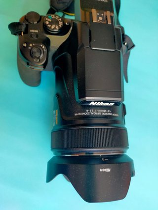 Cámara Nikon Coolpix P1000 + Accesorios COMO NUEVA