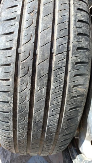 Ruedas  Mercedes 205/65 R15 Conjunto de 4 und.