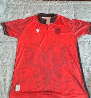 Camiseta Macron Selección Albania Talla L ceñida