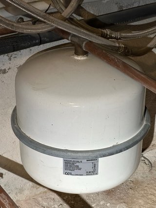 Caldera gasóleo Buderus 30kW + acumulador 390 L