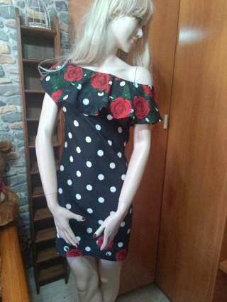 Vestido de lunares y rosas