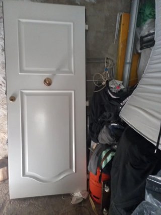 Puerta blanca interior