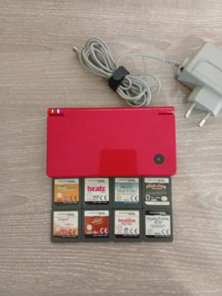 Nintendo DSi Rossa con giochi