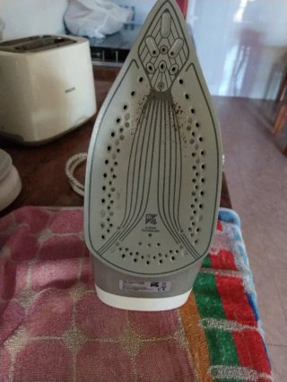 Plancha Vapor 2600W Diseño F1