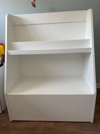 Librería infantil con almacenaje. Bergig de ikea