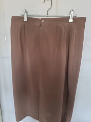 Falda marrón elegante
