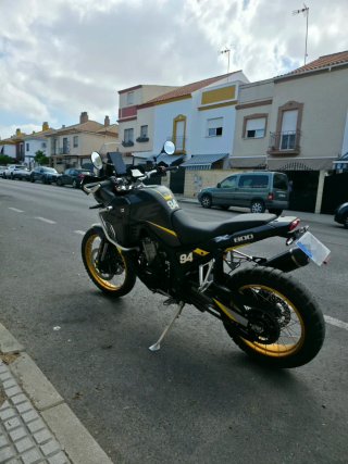Kove 800 Xpro 2025 full equipe
