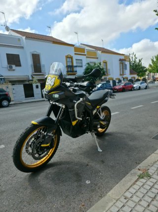 Kove 800 Xpro 2025 full equipe