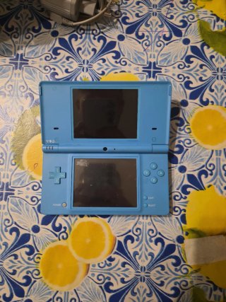 Nintendo DSi Azzurra con Caricatore