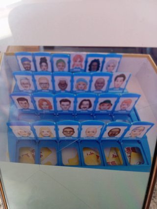 Juego de mesa Who Are You?