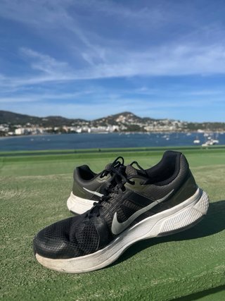 Zapatillas Nike Negras y Blancas