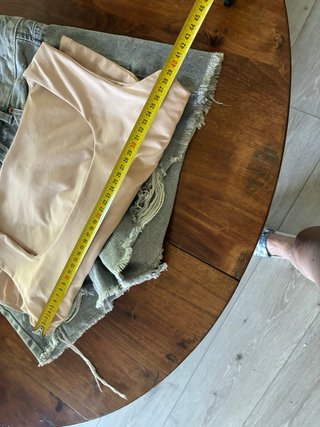 Pantalón Deshilachado Stradivarius y Top Rosa
