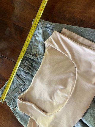 Pantalón Deshilachado Stradivarius y Top Rosa