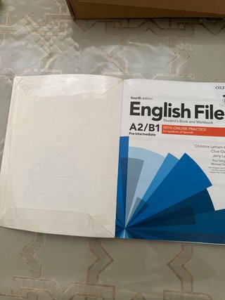English File A2/B1 Pre-intermediate With Online...