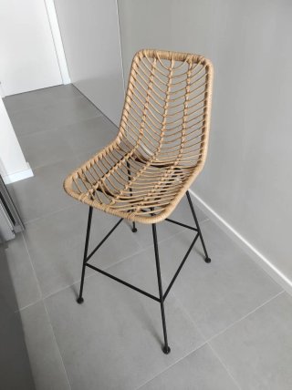 Taburete Alto Ratán y Metal Negro