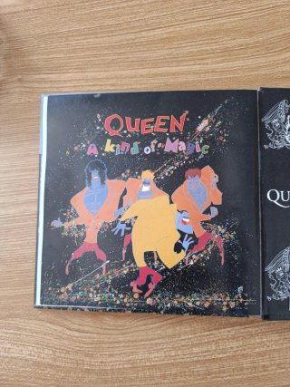 CD Libro Queen A Kind Of Magic