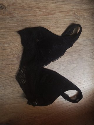 Conjunto lencería encaje morado y negro