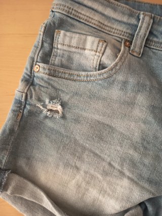 Lote tres prendas Bershka: dos top y un short