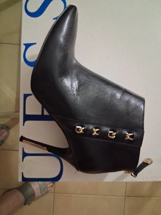 Tronchetti Guess tacco alto neri
