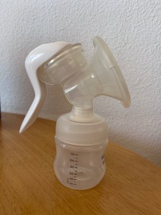 Sacaleches Philips Avent con 2 biberones