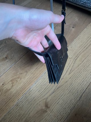 Borsetta Marni nera effetto coccodrillo