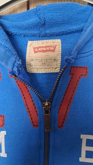 Sudadera Levi's con capucha azul