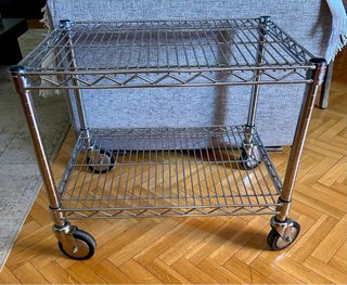 Carrito Metálico con Ruedas