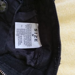 Pantaloni neri skinny