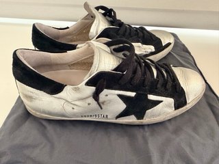 Golden Goose Sneakers Plata y Negro