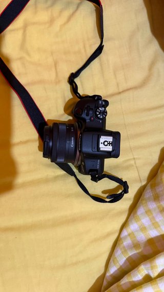 Cámara mirrorless Canon EOS R100 + Objetivo