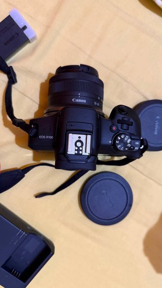 Cámara mirrorless Canon EOS R100 + Objetivo